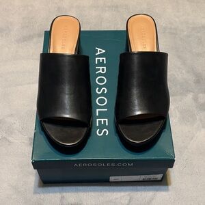 AEROSOLES Women's Black Mules